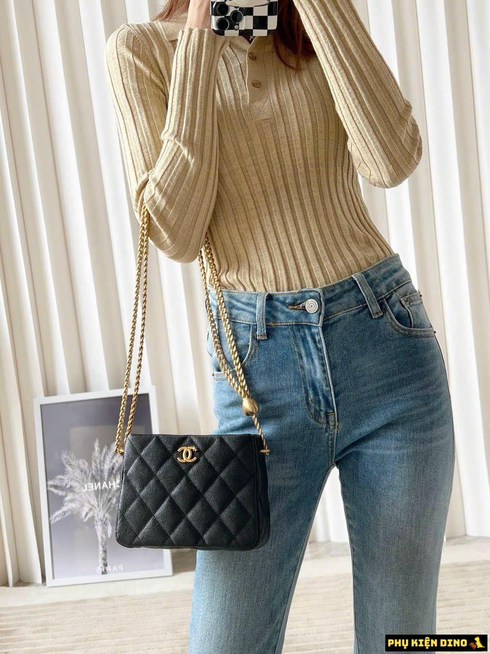 Túi Chanel Hobo Màu Đen Khóa Vàng Dây Đeo Trái Tim Túi Chanel Hobo Màu Đen Khóa Vàng Dây Đeo Trái Tim